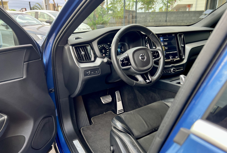 Volvo XC60  II T8 2.0 Ti 407 Plug in Hybrid AWD Geartronic8 318 cv R DESIGN