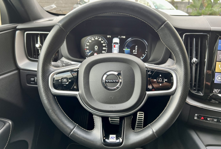 Volvo XC60  II T8 2.0 Ti 407 Plug in Hybrid AWD Geartronic8 318 cv R DESIGN