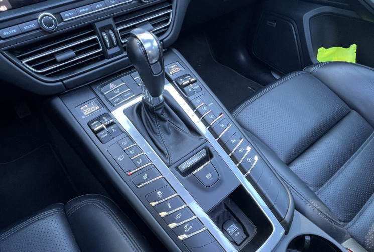 PORSCHE Macan Turbo 2.9 440 PDK / Immat France / Toit Ouvrant  / Carplay / Attelage / Bose / PDLS + 