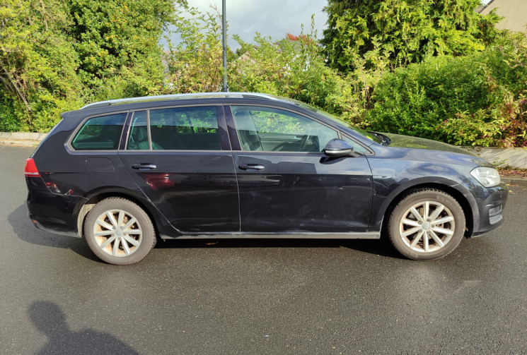 Volkswagen Golf  SW 1.6 TDI 110ch Lounge Caméra recul