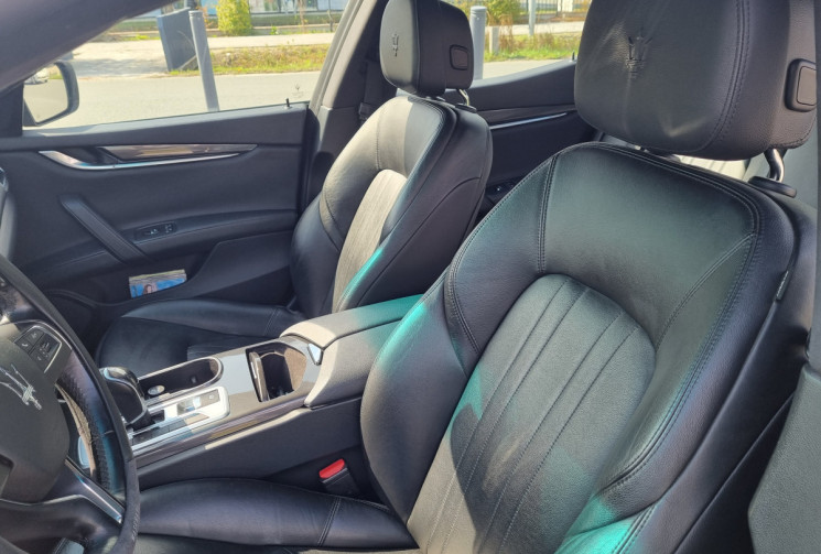 Maserati GHIBLI 3.0 V6 275ch * full cuir * entretien complet et à jour * carrosserie TBE *