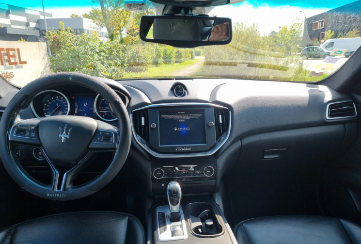 Maserati GHIBLI 3.0 V6 275ch * full cuir * entretien complet et à jour * carrosserie TBE *