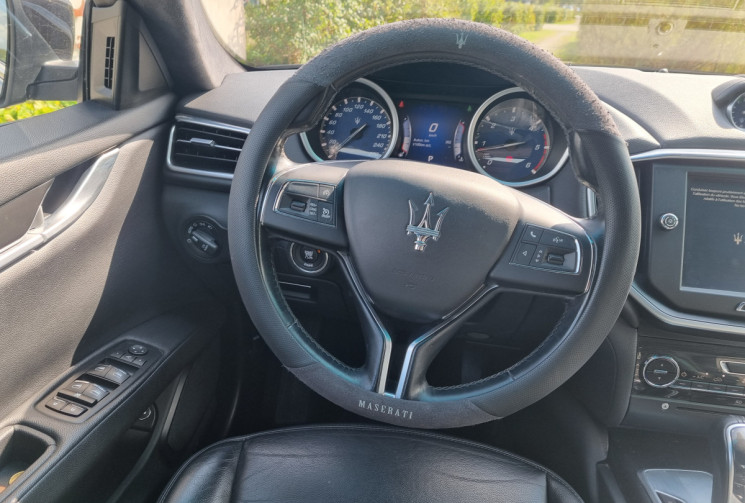 Maserati GHIBLI 3.0 V6 275ch * full cuir * entretien complet et à jour * carrosserie TBE *