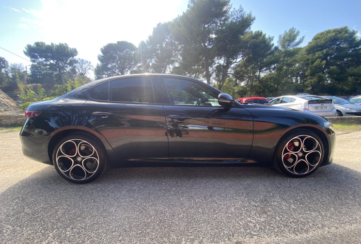 Alfa Romeo Giulia 2.0 TB 200 SPRINT AT8
