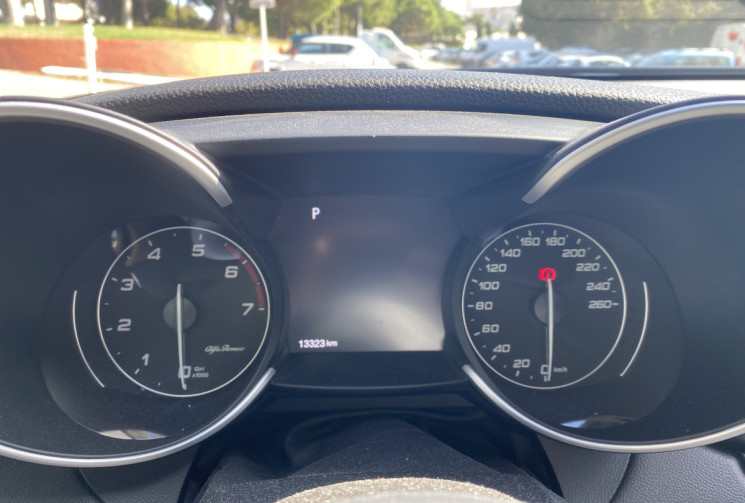Alfa Romeo Giulia 2.0 TB 200 SPRINT AT8