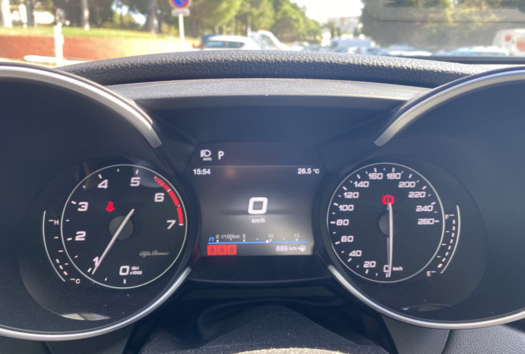 Alfa Romeo Giulia 2.0 TB 200 SPRINT AT8