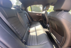 Alfa Romeo Giulia 2.0 TB 200 SPRINT AT8