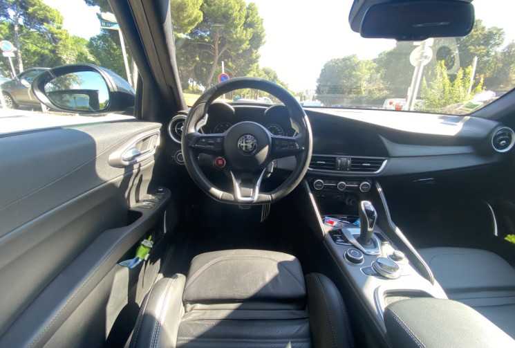 Alfa Romeo Giulia 2.0 TB 200 SPRINT AT8