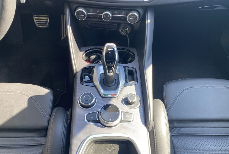 Alfa Romeo Giulia 2.0 TB 200 SPRINT AT8