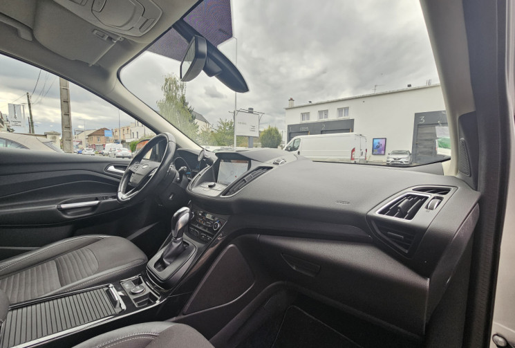 FORD KUGA 150 ch Titanium 4x4 Powershift