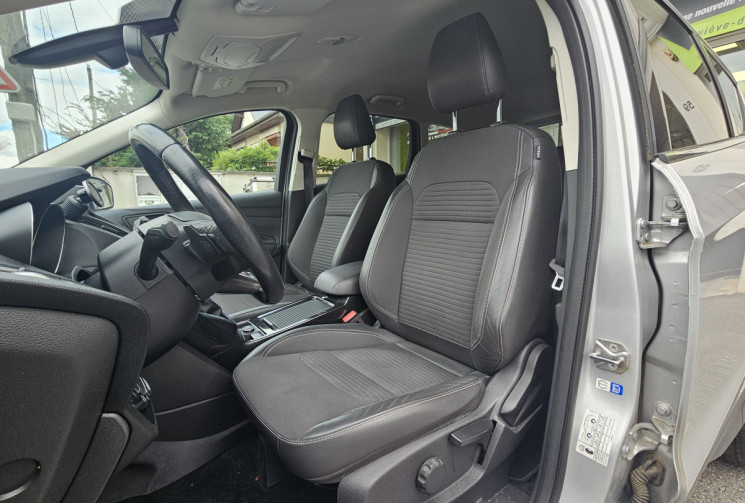FORD KUGA 150 ch Titanium 4x4 Powershift