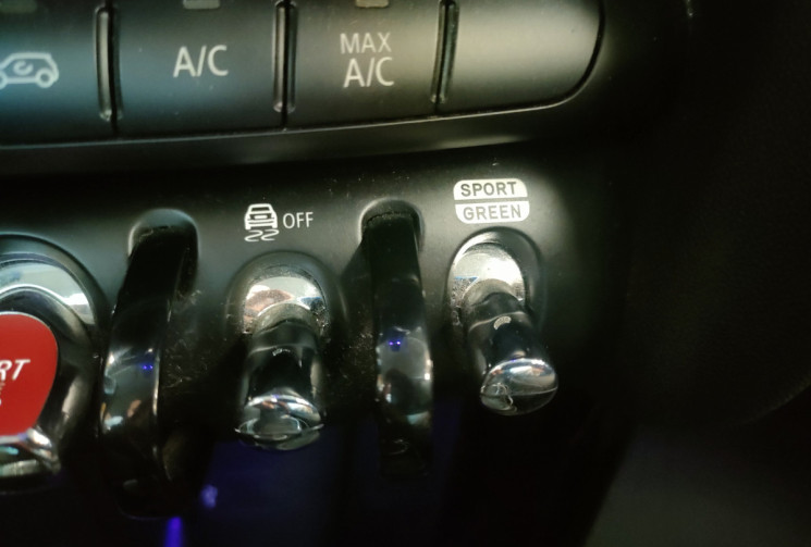 MINI MINI 5 PORTES 5 Portes Cooper D 116ch BVA7