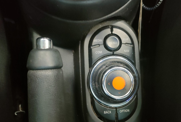 MINI MINI 5 PORTES 5 Portes Cooper D 116ch BVA7