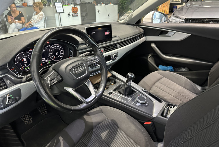 AUDI A4 2.0 TDI 150 ch Business line