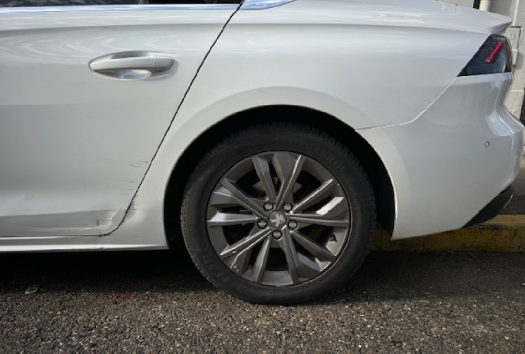 Peugeot 508 allure business 1.5 hdi 136 cv origine France 2eme main / CAR PLAY / FEUX LED / KEY LESS