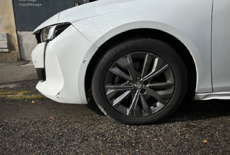 Peugeot 508 allure business 1.5 hdi 136 cv origine France 2eme main / CAR PLAY / FEUX LED / KEY LESS