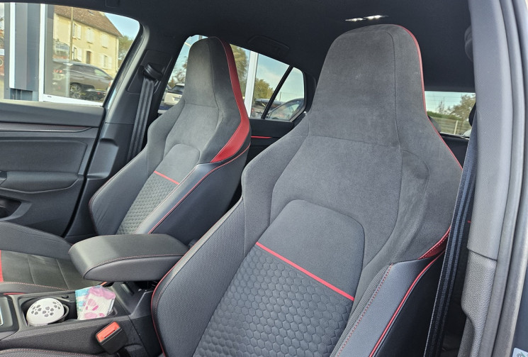 Volkswagen Golf VIII GTI 300 CLUBSPORT DSG7