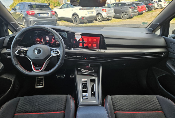 Volkswagen Golf VIII GTI 300 CLUBSPORT DSG7