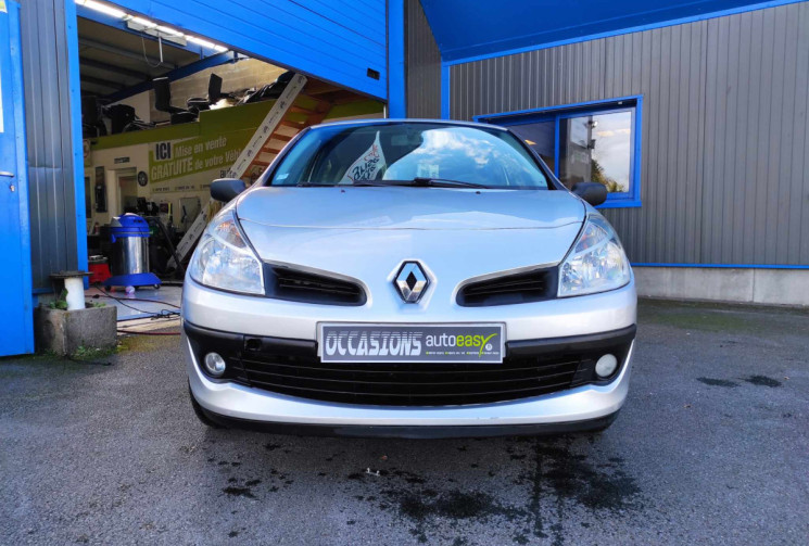 Renault CLIO 3 1.2 16V 75 CH AUTHENTIQUE 3 PORTES