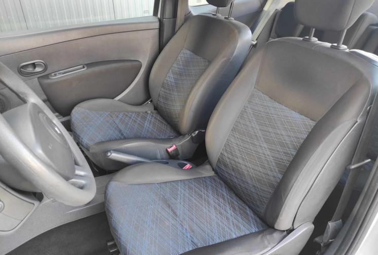 Renault CLIO 3 1.2 16V 75 CH AUTHENTIQUE 3 PORTES