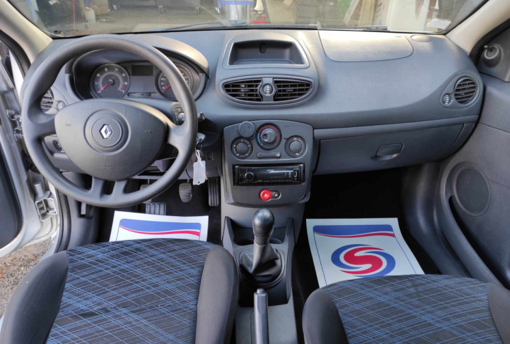 Renault CLIO 3 1.2 16V 75 CH AUTHENTIQUE 3 PORTES
