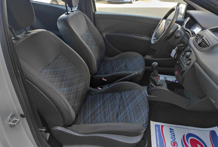 Renault CLIO 3 1.2 16V 75 CH AUTHENTIQUE 3 PORTES