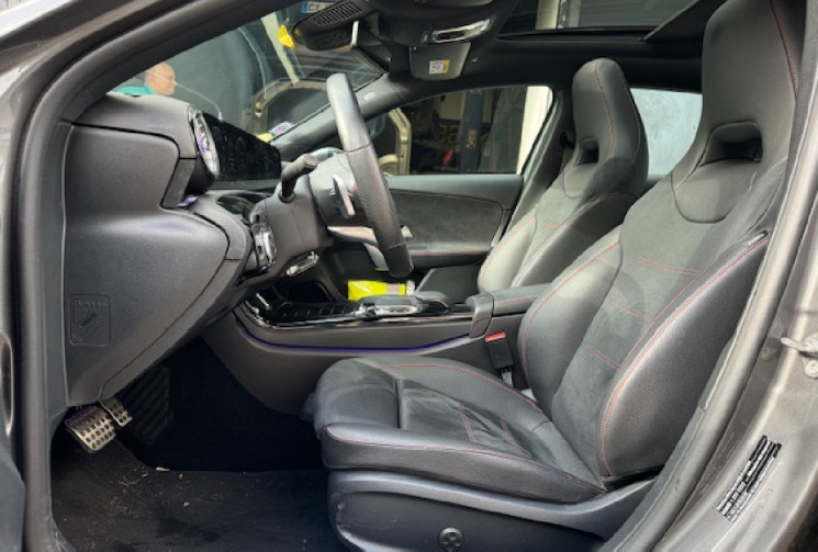 Mercedes CLASSE A 180 amg line 1.5d 116 cv origine France 2em main / ETAT NEUF / CARPLAY / KEY LESS 