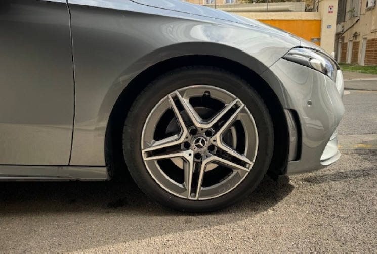 Mercedes CLASSE A 180 amg line 1.5d 116 cv origine France 2em main / ETAT NEUF / CARPLAY / KEY LESS 