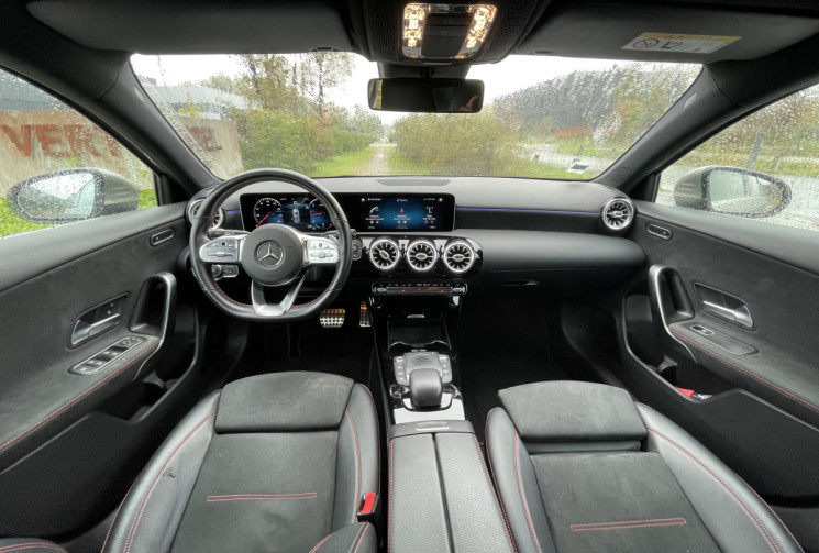 Mercedes Classe A AMG LINE 180d 116 cv * Son Burmester * Caméra * MBUX * Sièges chauffants