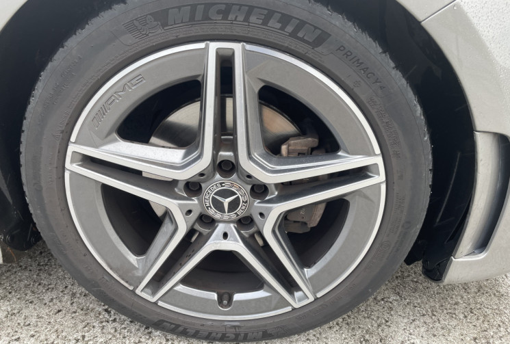 Mercedes Classe A AMG LINE 180d 116 cv * Son Burmester * Caméra * MBUX * Sièges chauffants