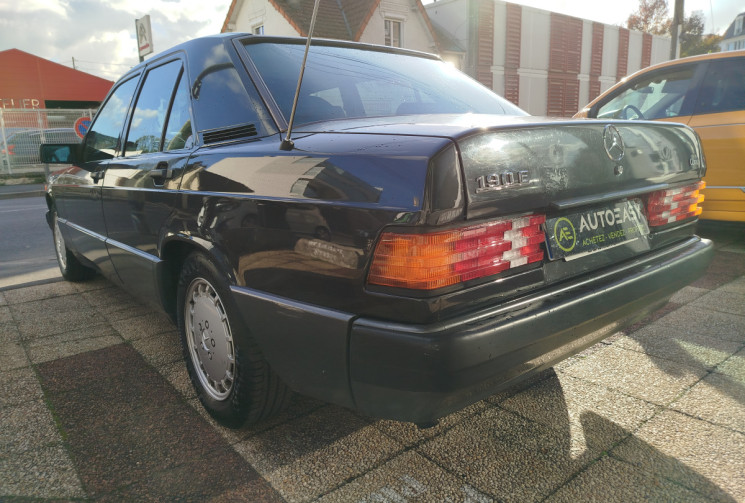 MERCEDES CLASSE E 190E 2.0 / 122 cv Boite Auto