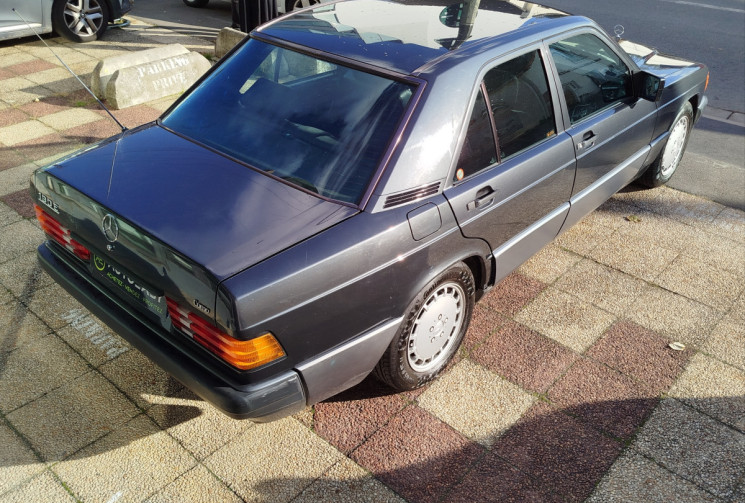 MERCEDES CLASSE E 190E 2.0 / 122 cv Boite Auto