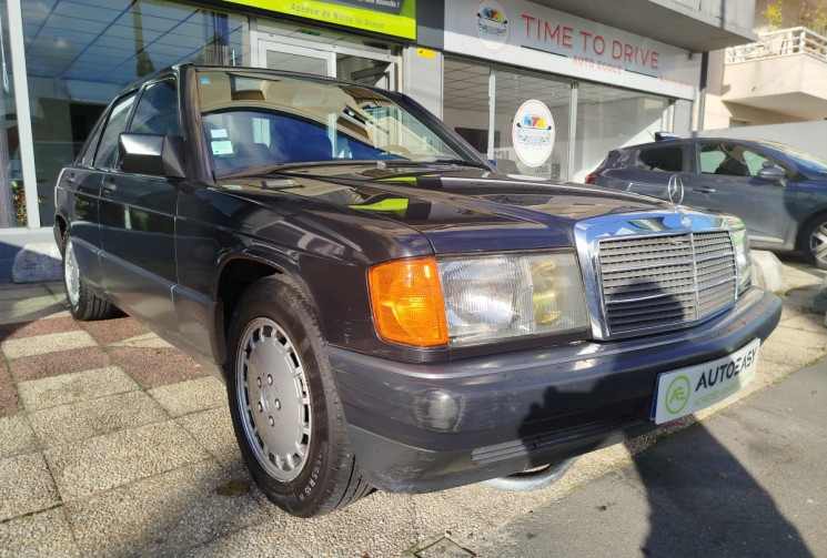 MERCEDES CLASSE E 190E 2.0 / 122 cv Boite Auto