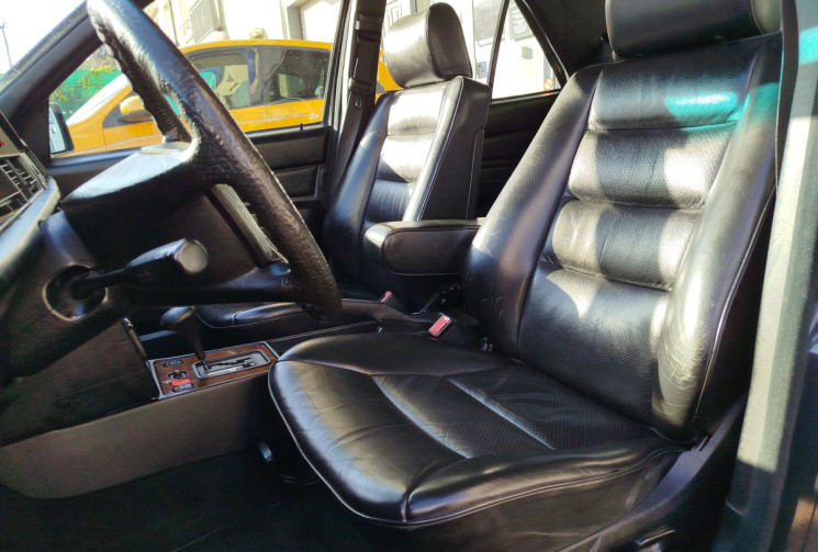 MERCEDES CLASSE E 190E 2.0 / 122 cv Boite Auto