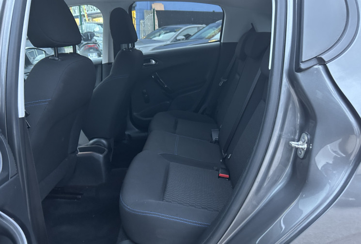 Peugeot 208 1.2 PureTech 82 Ch Style 5 portes
