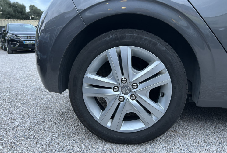 Peugeot 208 1.2 PureTech 82 Ch Style 5 portes