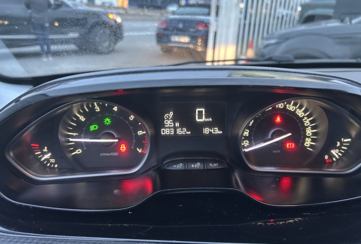 Peugeot 208 1.2 PureTech 82 Ch Style 5 portes