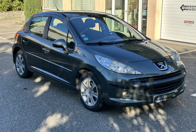 Peugeot 207 1.6 HDi 90 Sport Pack 5p / Courroie ok / Clim auto / Centralisation / 4 fenêtres élec