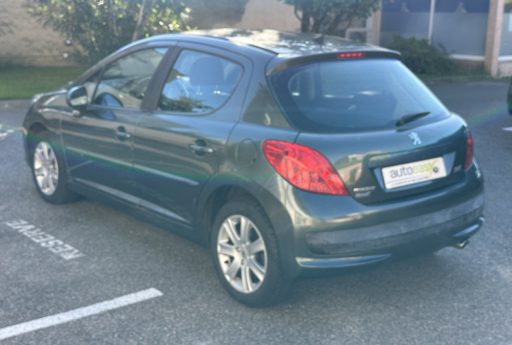 Peugeot 207 1.6 HDi 90 Sport Pack 5p / Courroie ok / Clim auto / Centralisation / 4 fenêtres élec