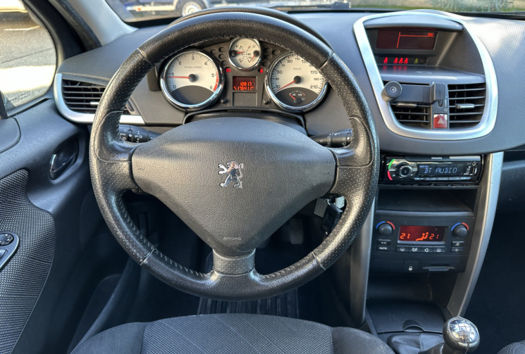 Peugeot 207 1.6 HDi 90 Sport Pack 5p / Courroie ok / Clim auto / Centralisation / 4 fenêtres élec