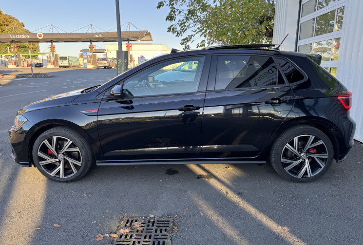 Volkswagen Polo 2.0 TSI 207CV GTI DSG7 / TOIT OUVRANT / SIEGES CHAUFFANTS / CAMERA DE RECUL