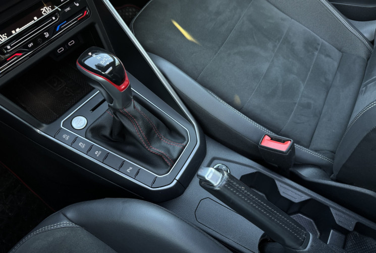 Volkswagen Polo 2.0 TSI 207CV GTI DSG7 / TOIT OUVRANT / SIEGES CHAUFFANTS / CAMERA DE RECUL