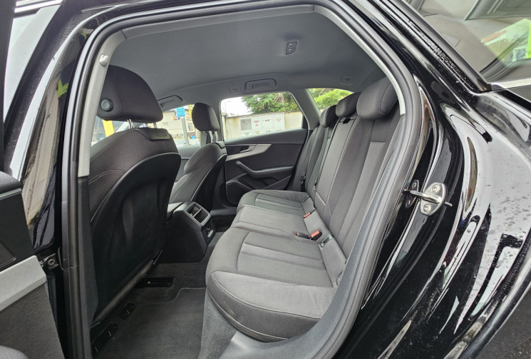 AUDI A4 40 TFSI 190 ch Business line S tronic 7