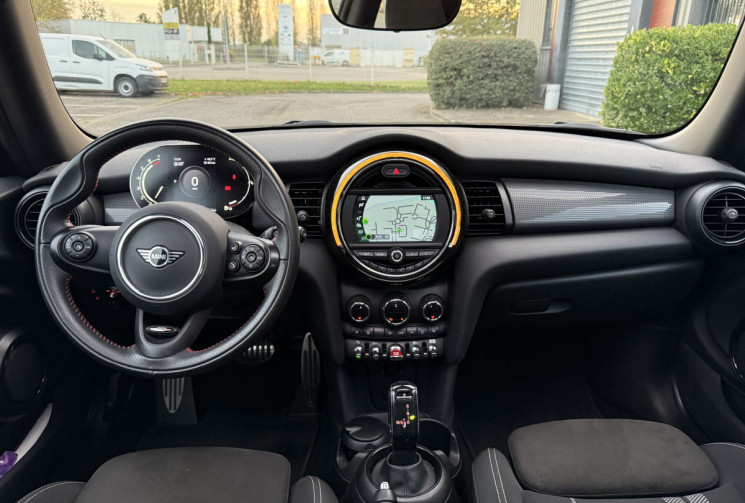 MINI MINI John Cooper Works 136 BV7 / CARPLAY