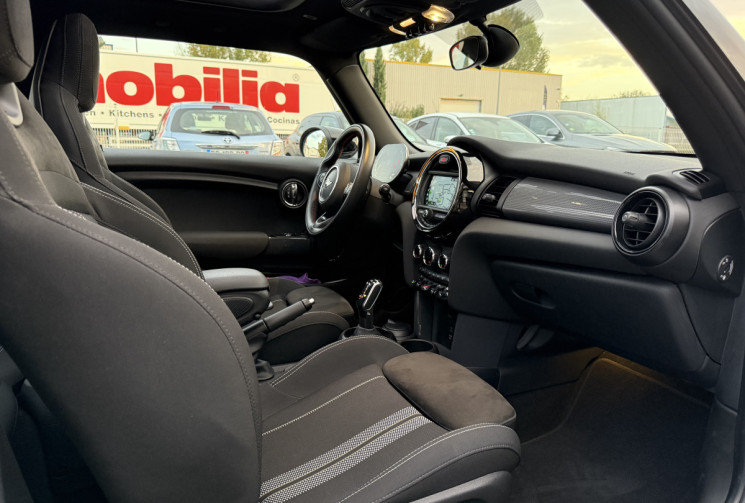 MINI MINI John Cooper Works 136 BV7 / CARPLAY