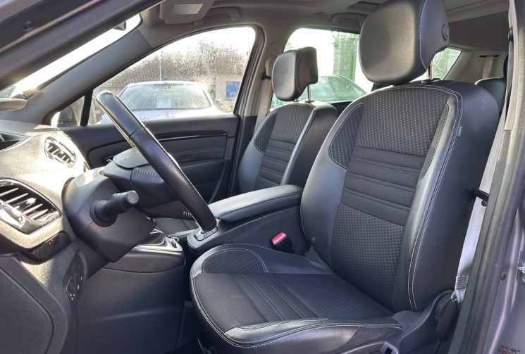 RENAULT GRAND SCENIC III Phase 2 1.2 TCe 132 cv - Bose - 7 Places 