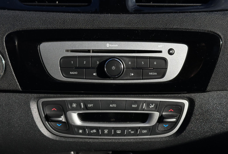 RENAULT GRAND SCENIC III Phase 2 1.2 TCe 132 cv - Bose - 7 Places 