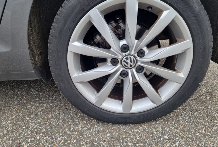 VOLKSWAGEN GOLF 7 Carat 1.6 TDI 115ch * Carplay * sièges chauffants * Régulateur adaptatif 