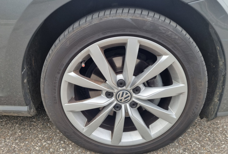 VOLKSWAGEN GOLF 7 Carat 1.6 TDI 115ch * Carplay * sièges chauffants * Régulateur adaptatif 