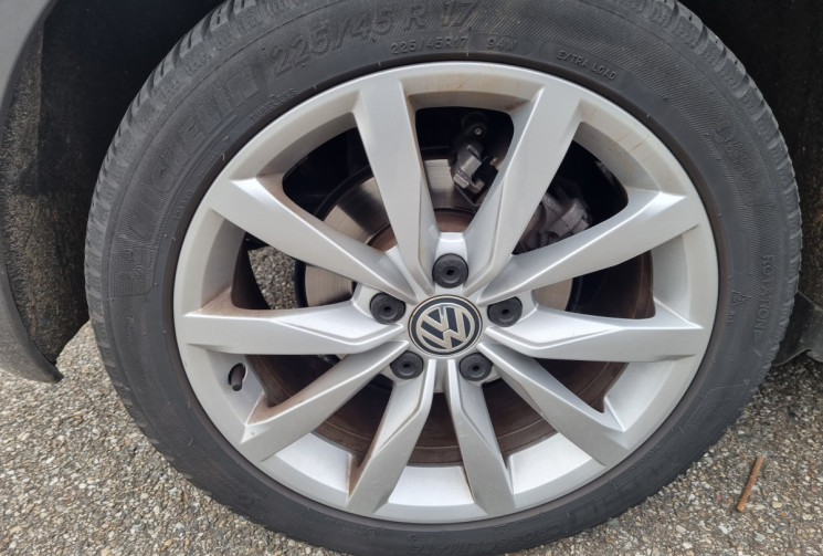 VOLKSWAGEN GOLF 7 Carat 1.6 TDI 115ch * Carplay * sièges chauffants * Régulateur adaptatif 